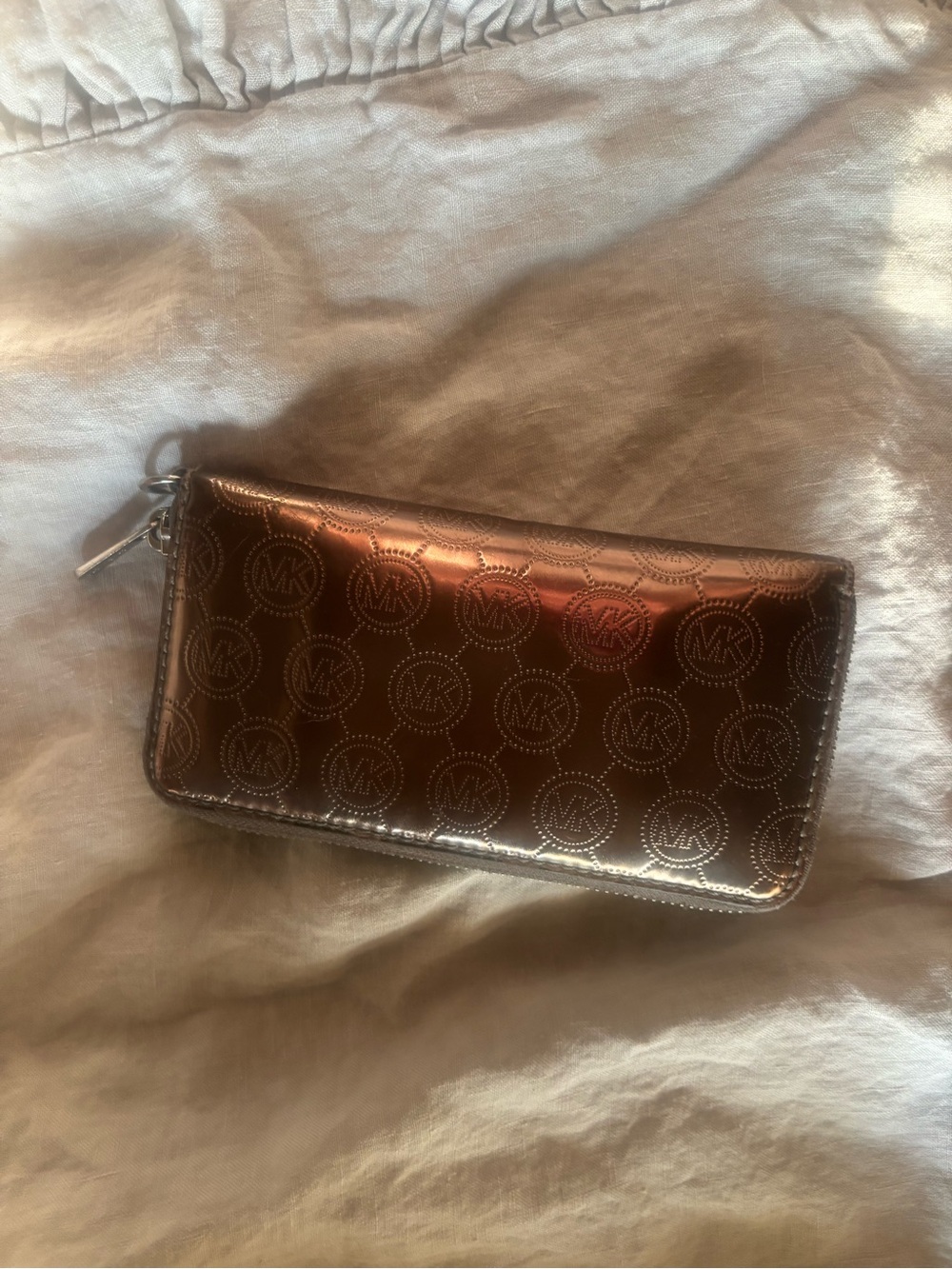 Michael Kors Black Crossbody Bag with Rose Gold MK Zip Wallet - Picture 3 of 3